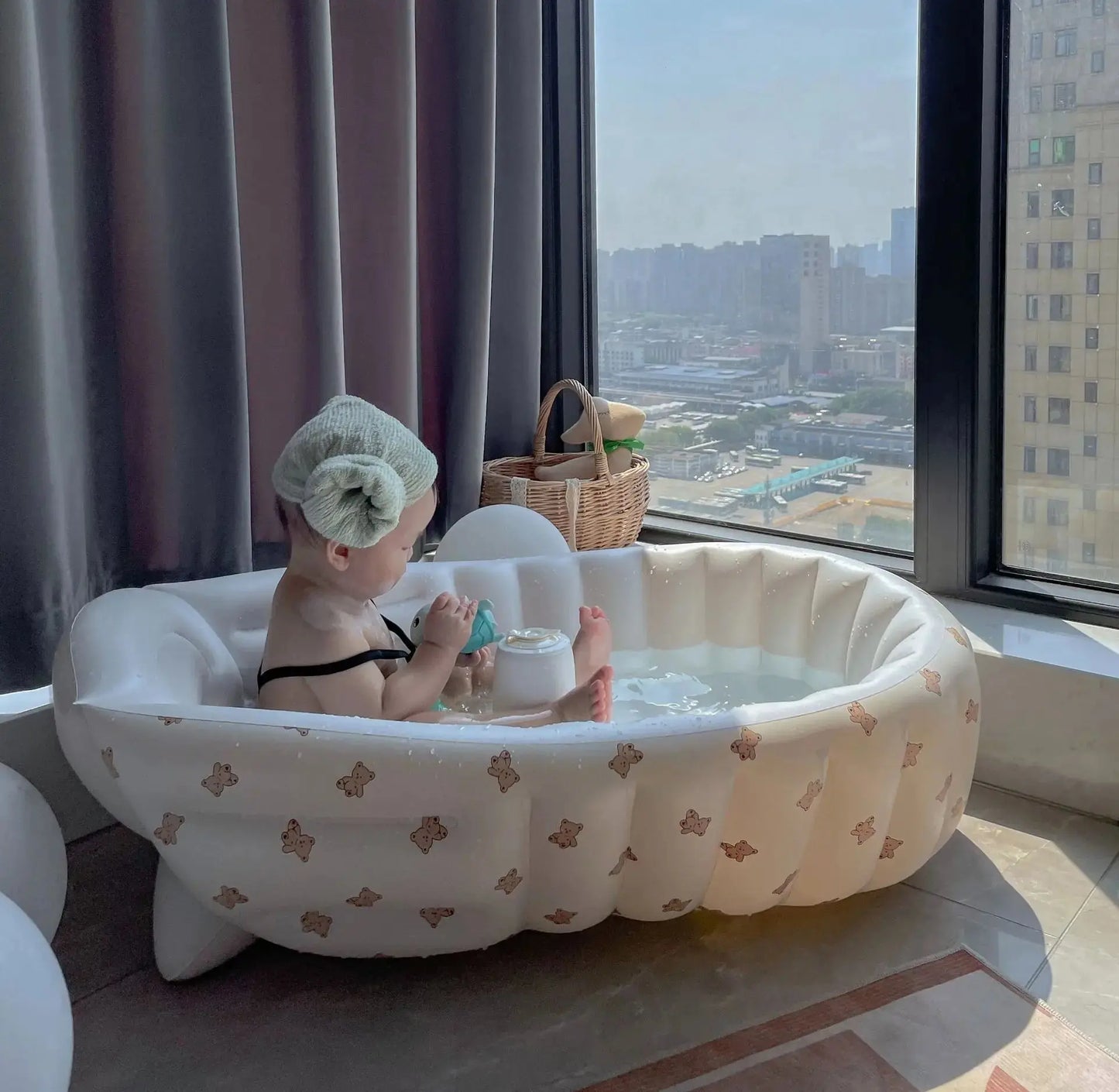 Aufblasbare Babybadewanne mit Tiermotiv – ideal für Zuhause, Balkon & Reisen