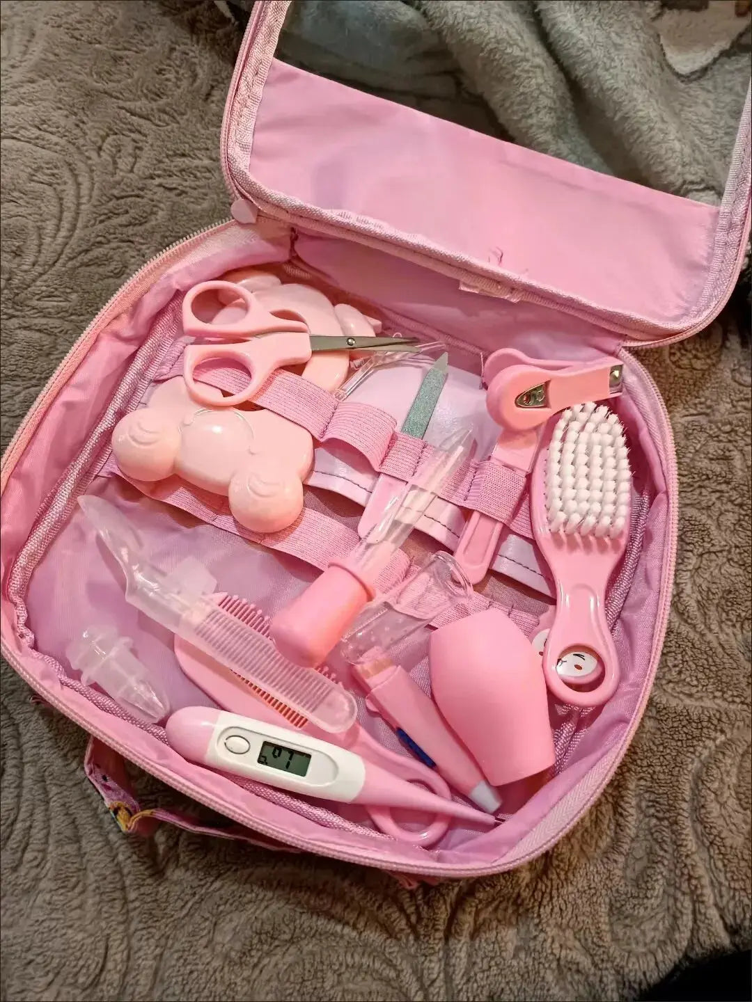 12-teiliges Baby Pflege-Set – mit Bürste, Schere & Thermometer für Rundum-Versorgung